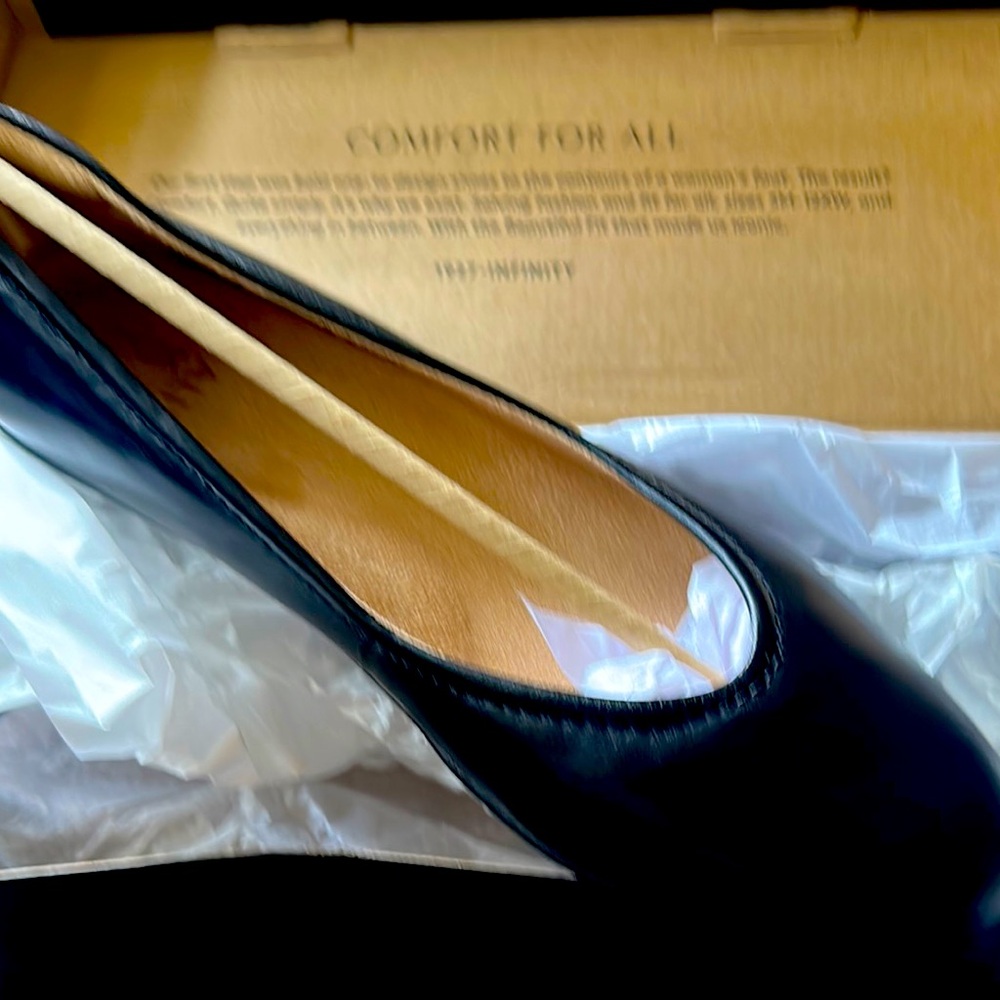 Naturalizer Black Flats Elegant Loafers